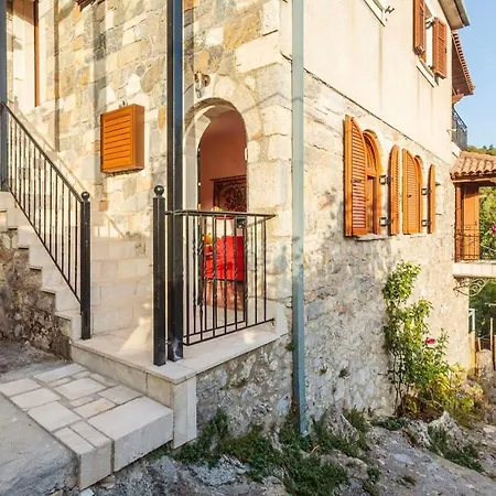 Stone - Cosy Mountain Escape