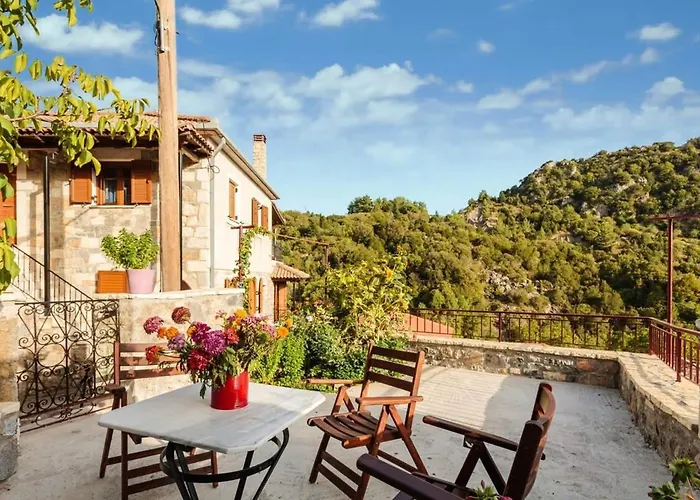 Stone - Cosy Mountain Escape Apartment Stemnitsa