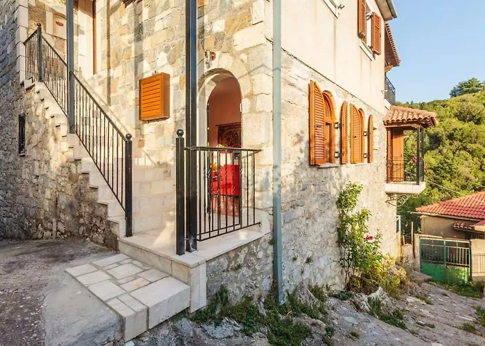 Stone - Cosy Mountain Escape