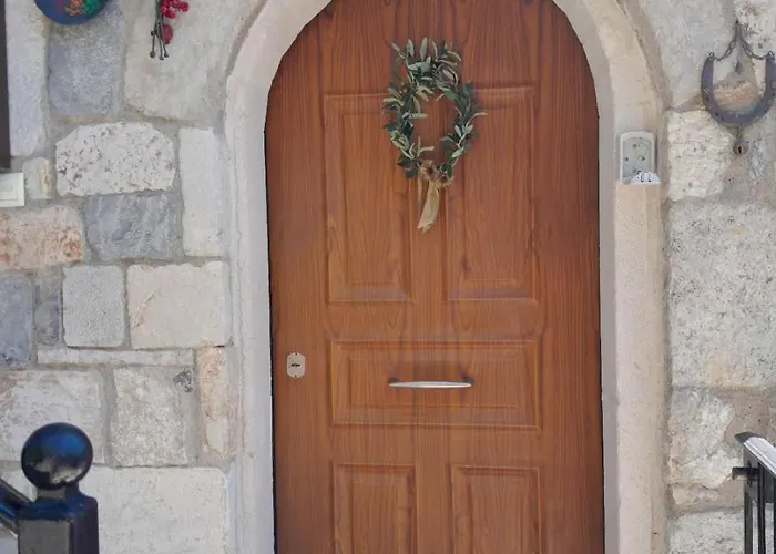 Stone - Cosy Mountain Escape Apartment Stemnitsa